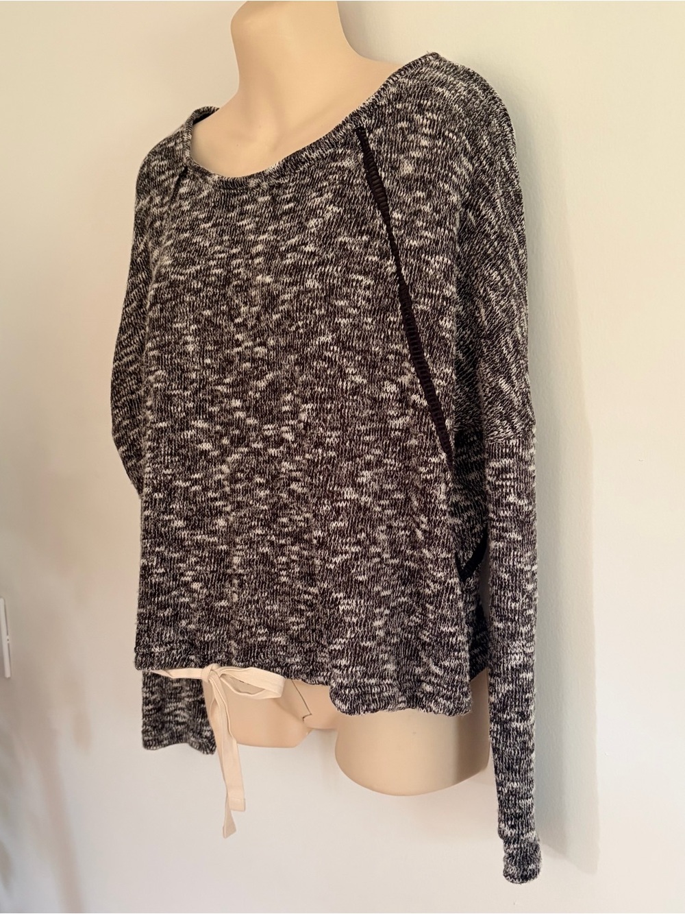 Cozy Black & White ROXY Marled Crop Sweater Sz Large